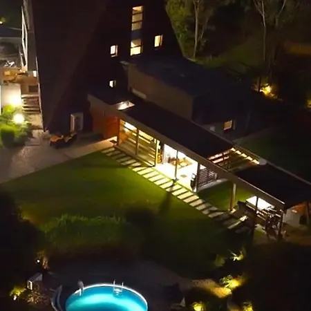 Spa & Pool Vila Anna Daire *